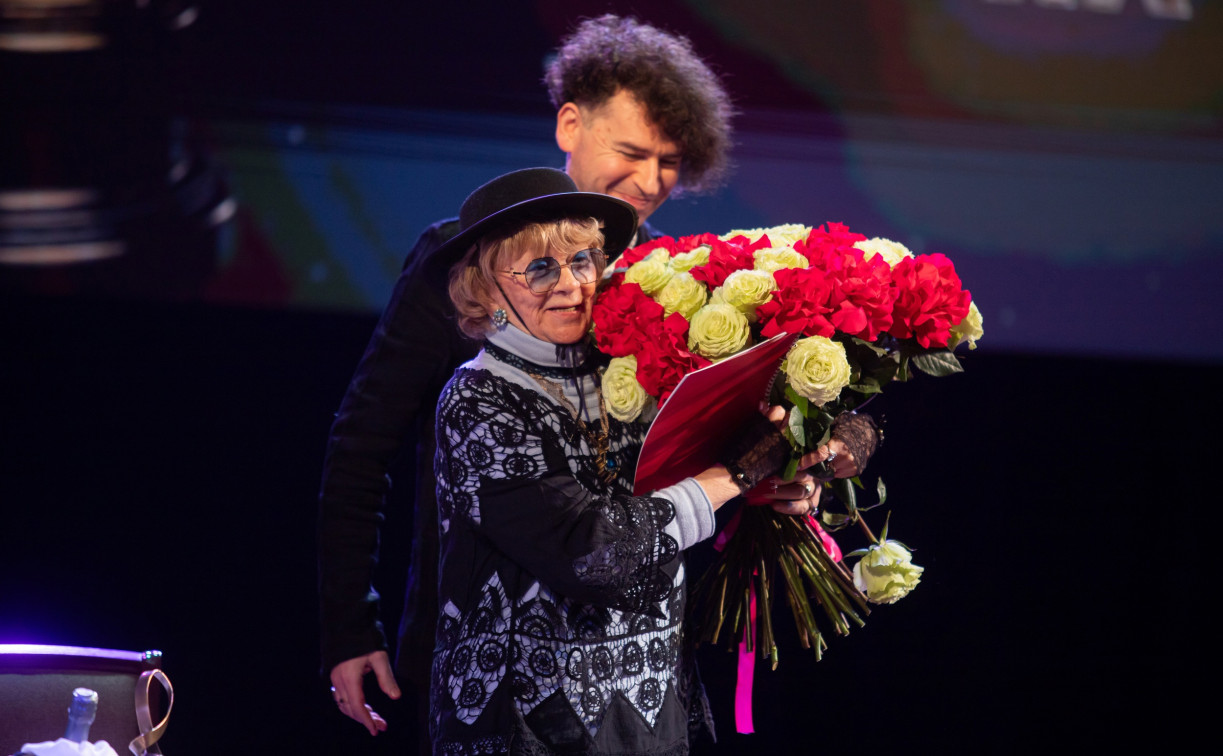 В Тульской филармонии состоялся юбилейный вечер Аллы Суриковой