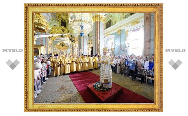 В день памяти святых апостолов Петра и Павла Святейший Патриарх Кирилл совершил Божественную литургию в Петропавловском соборе Санкт-Петербурга