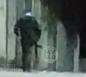 Неизвестный с автоматом напугал жителей Криволучья: видео