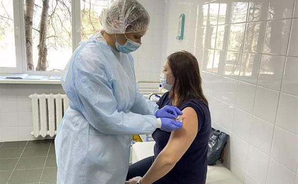 В Тульской области первую прививку от ковида сделали почти 29 тысяч человек