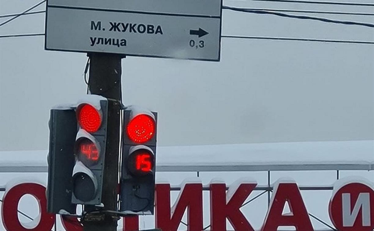 В Туле на Одоевском шоссе сломался светофор 