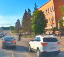 На ул. Оборонной велосипедист ринулся под машины