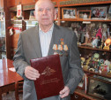 Министр обороны Сергей Шойгу поздравил тульского оружейника с юбилеем