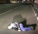 В центре Тулы мужчина лег спать на проезжей части