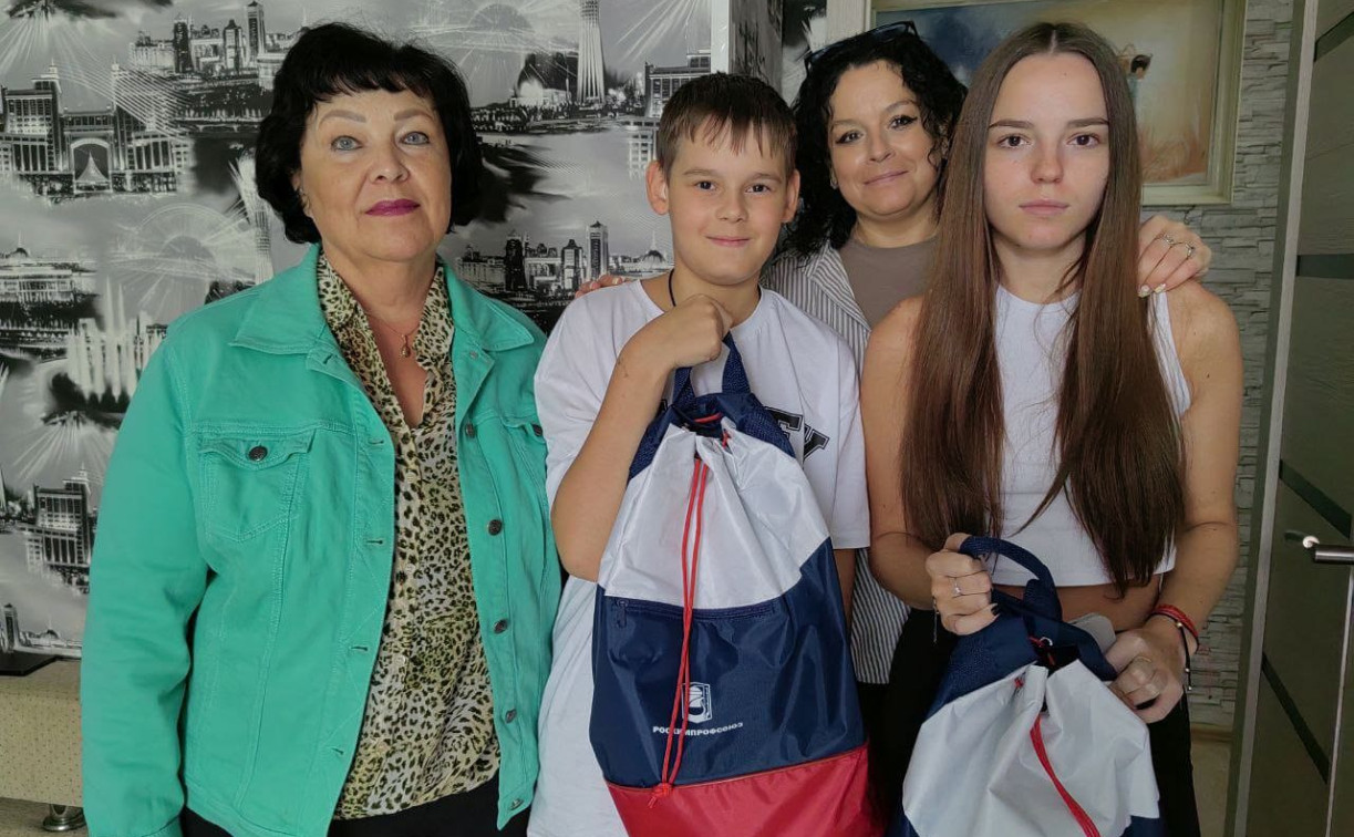 «Оргсинтез» помогает семьям участников СВО в подготовке первоклашек к учебному году