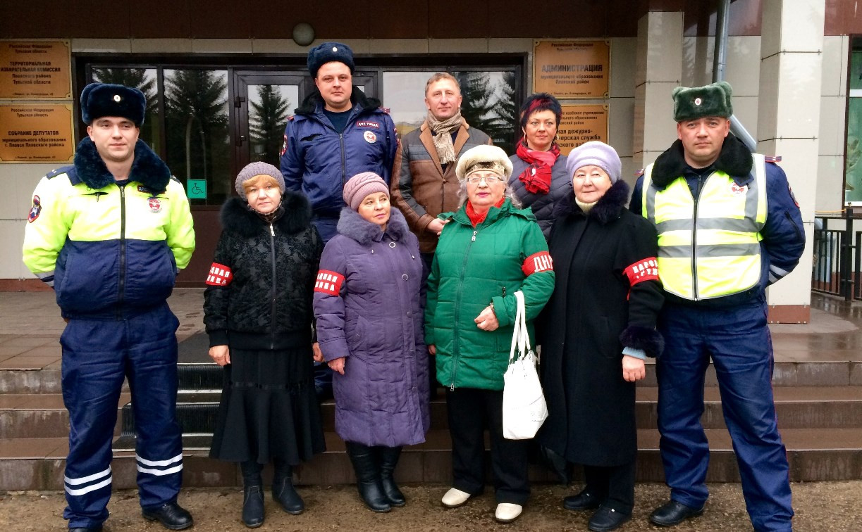В Плавске вместе с инспекторами ГИБДД за порядком на дорогах следят дружинники