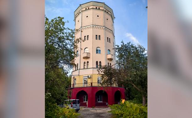 Жить в башне: в Туле за 4,6 млн рублей продают квартиру в самом необычном доме