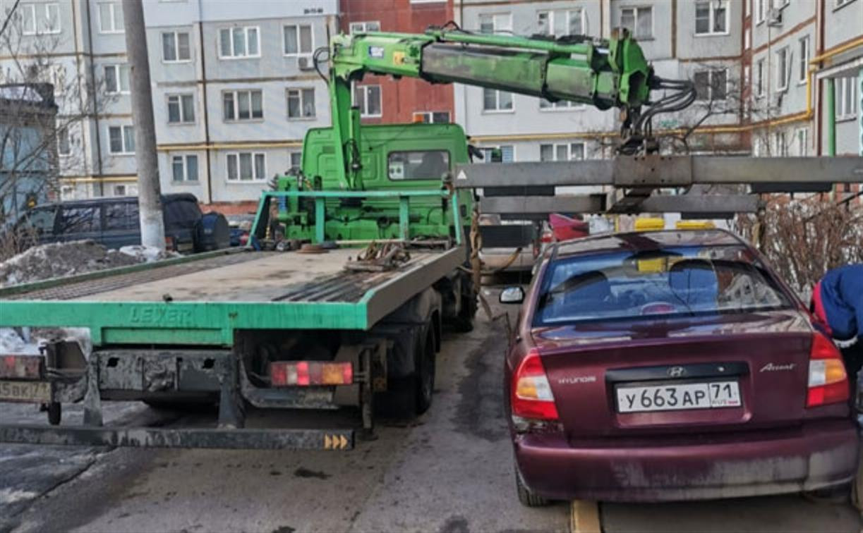 В Туле за сутки эвакуировали 23 припаркованных с нарушениями автомобиля