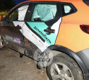 В Туле водитель каршерингового авто врезался в легковушку, но «разминулся» с продуктовой палаткой