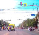 В Туле пешеходы не пожелали уступать дорогу «скорой»