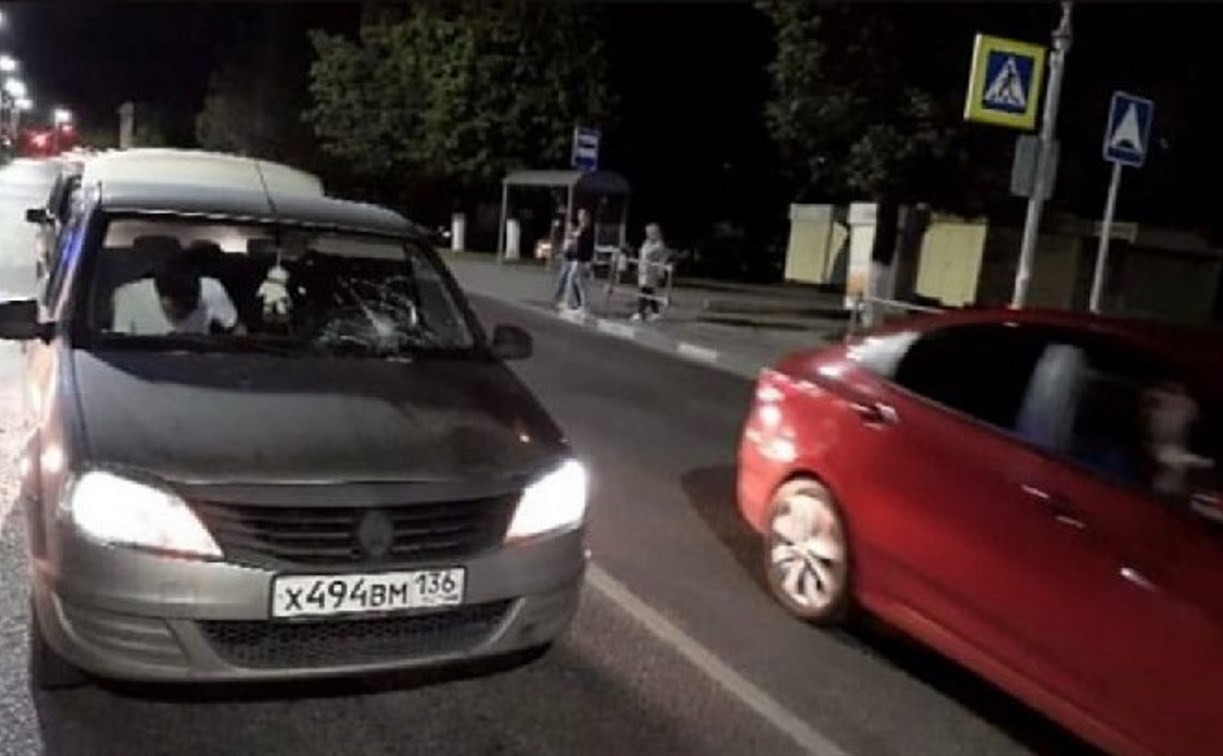 На улице Кирова в Туле водитель Renault Logan сбил 17-летнюю девушку