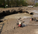 В Пролетарском районе на дороге образовалась яма глубиной больше метра