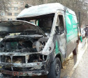 В центре Тулы сгорел микроавтобус