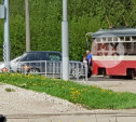 Трамваи стоят: ДТП с Range Rover и трамваем спровоцировало пробку на Восточном обводе