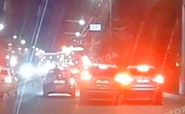 На пр. Ленина водитель «сыграл в шашки» и устроил ДТП