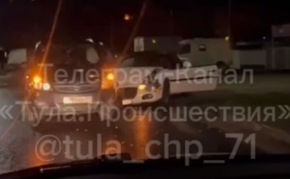 В Щекино пьяный водитель «Крайслера» устроил ДТП
