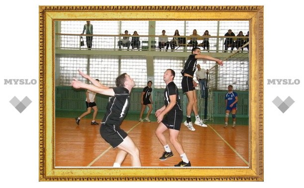 В Тульской волейбольной лиге лидер укрепил свои позиции