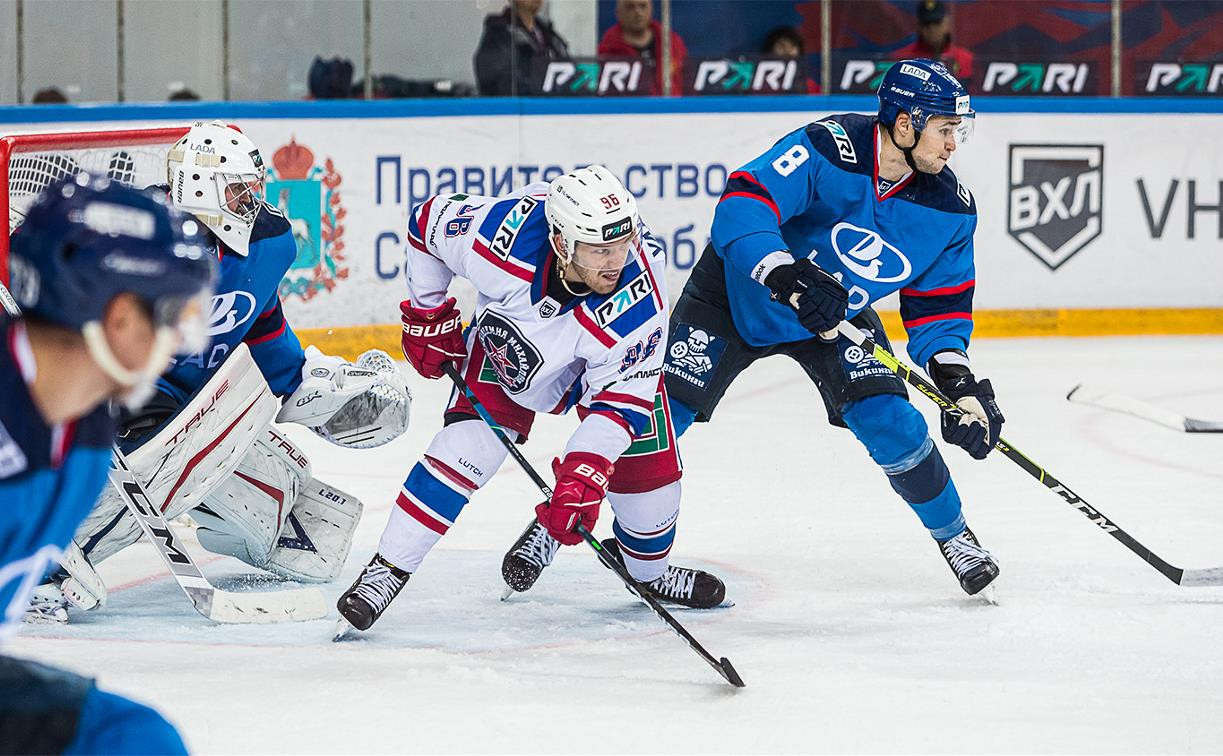 Хоккейный АКМ уступил «Ладе» в Тольятти