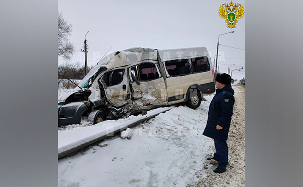В ДТП с маршруткой в Ефремовском районе пострадали пять человек