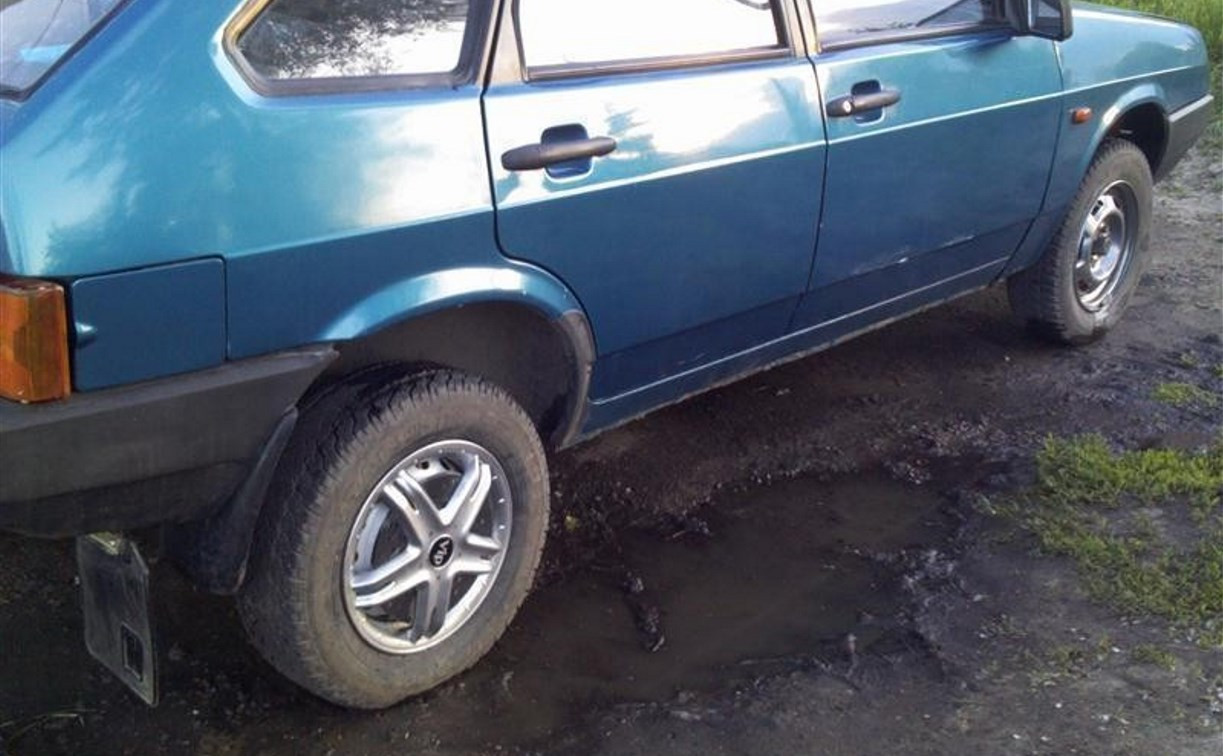 В Новомосковске покупатель угнал автомобиль у владельца