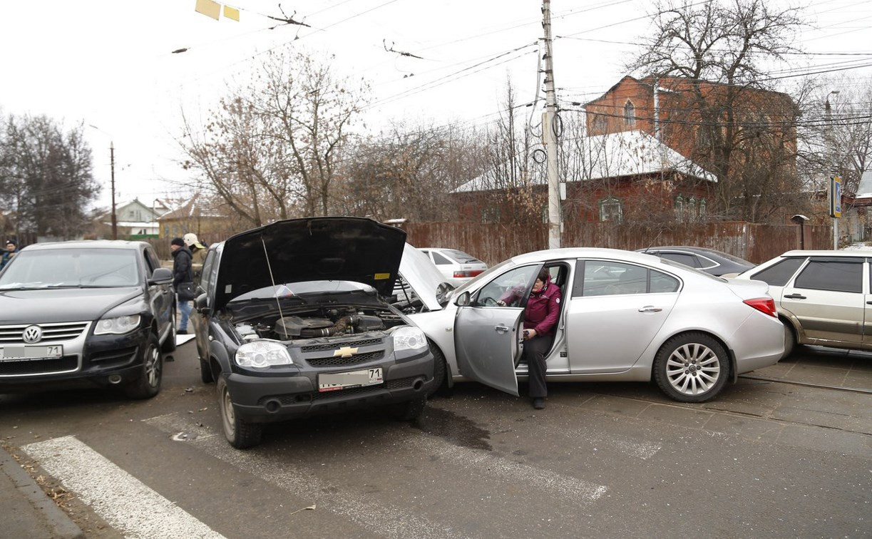 На пересечении улиц Мира и Оружейной произошло тройное ДТП