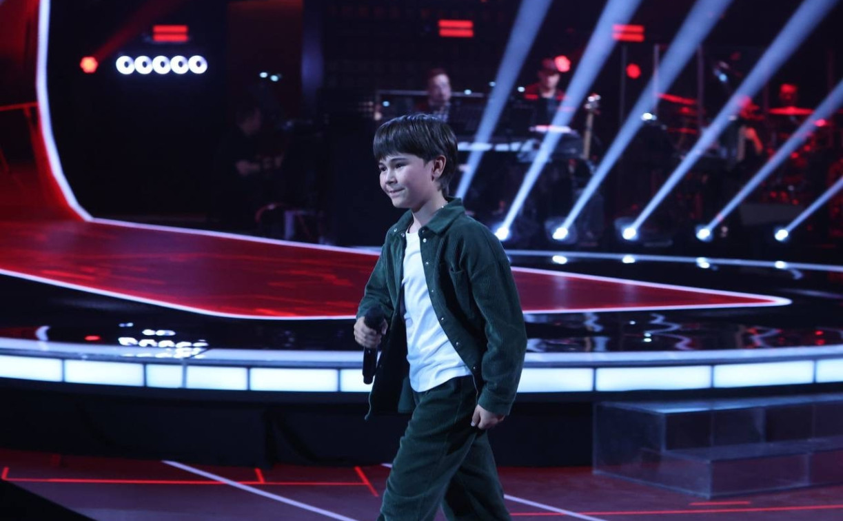 Макар Щеглов из Новомосковска спел «Смуглянку» в шоу «Голос. Дети»