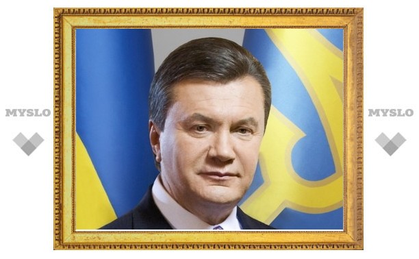 Янукович ответит в суде за официальный статус бандеровцев