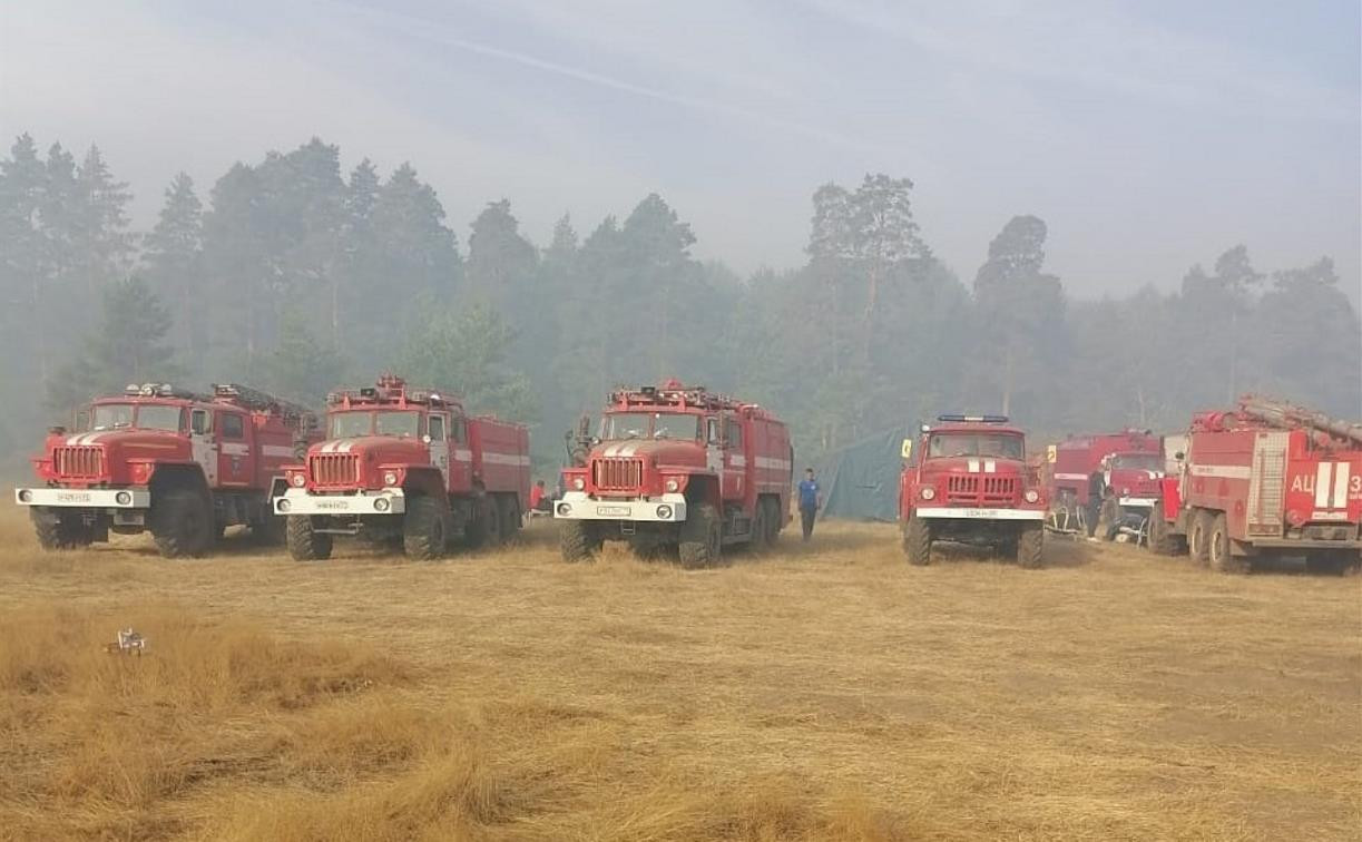 Тульские спасатели тушат пожары в Ивановской и Рязанской областях: фоторепортаж
