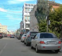 В центре Тулы попал на видео «симпозиум» нарушителей парковки