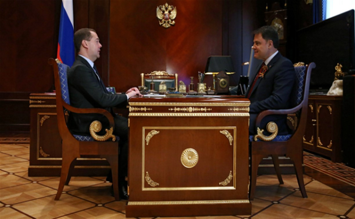 Премьер-министр Дмитрий Медведев встретился с Владимиром Груздевым