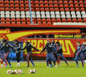 Футболисты «Арсенала» опробовали газон стадиона в Воронеже