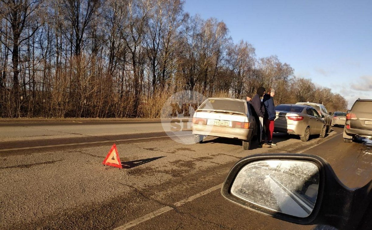 На автодороге Тула — Новомосковск столкнулись пять машин