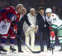 Легенды мирового хоккея сыграли товарищеский матч против команды «Полипласт»