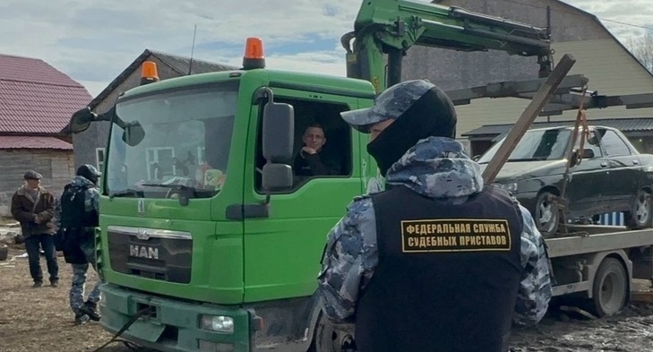 Очередной рейд силовиков в Плеханово: восемь изъятых автомобилей и долги на миллион 