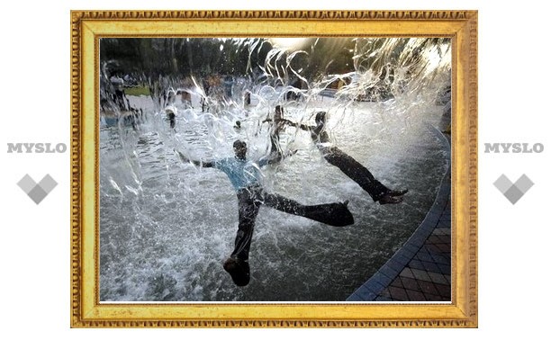 Нетрезвый житель Новомосковска утонул в парковом бассейне