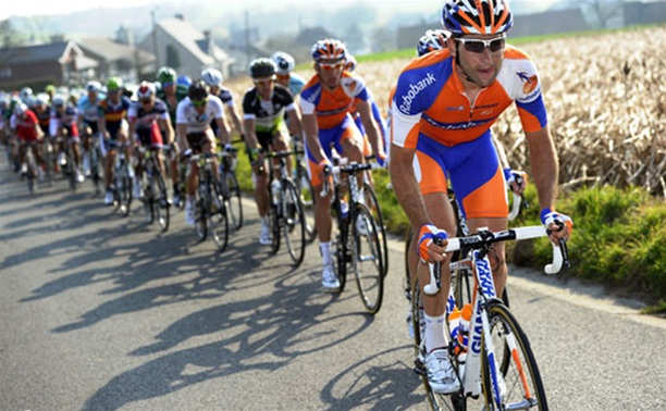 Тульские велосипедисты-шоссейники пронеслись по голландским дорогам