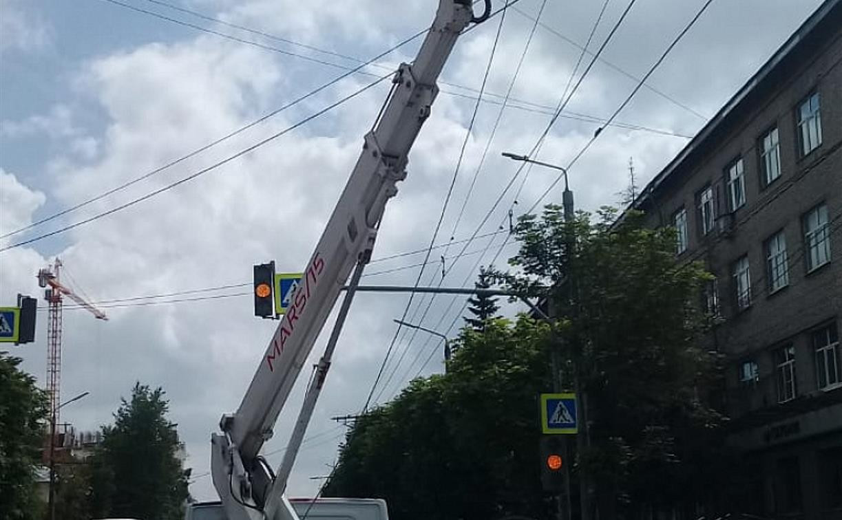 В Туле на пересечении улиц Болдина и З. Космодемьянской светофор настроили по-новому