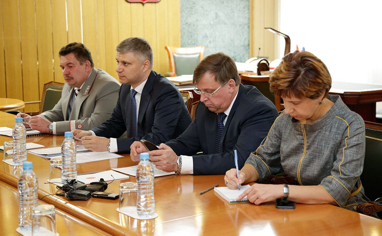 Алексей Дюмин провел рабочую встречу с президентом ОАО «Российские железные дороги»