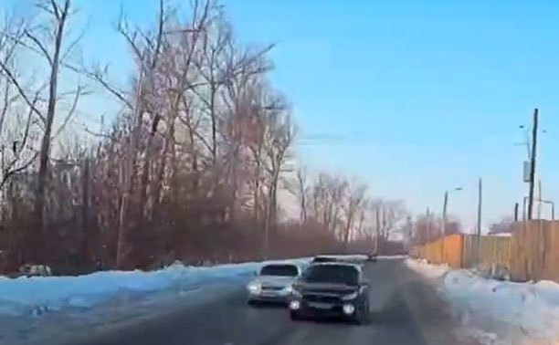 В Туле торопливый водитель едва не устроил лобовое ДТП