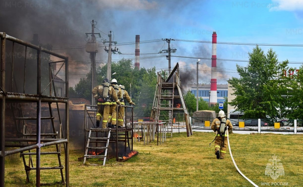 В Суворове открыли пожарно-спасательный стадион