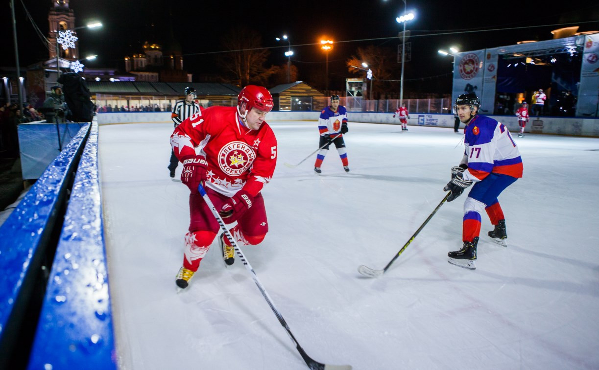 В Туле на закрытии Губернского катка на лед вышли звезды отечественного хоккея: фоторепортаж