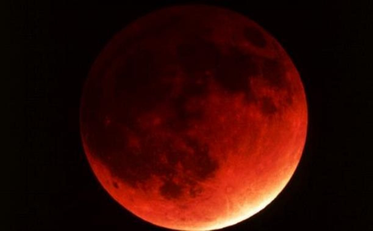 Сайт NASA начал прямую трансляцию «кровавой Луны»