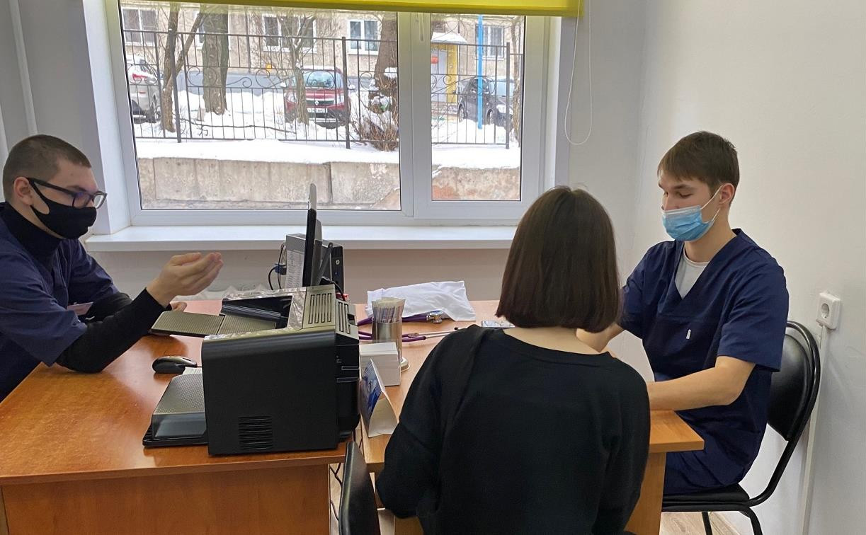 Тульские студенты-медики помогают врачам в поликлиниках