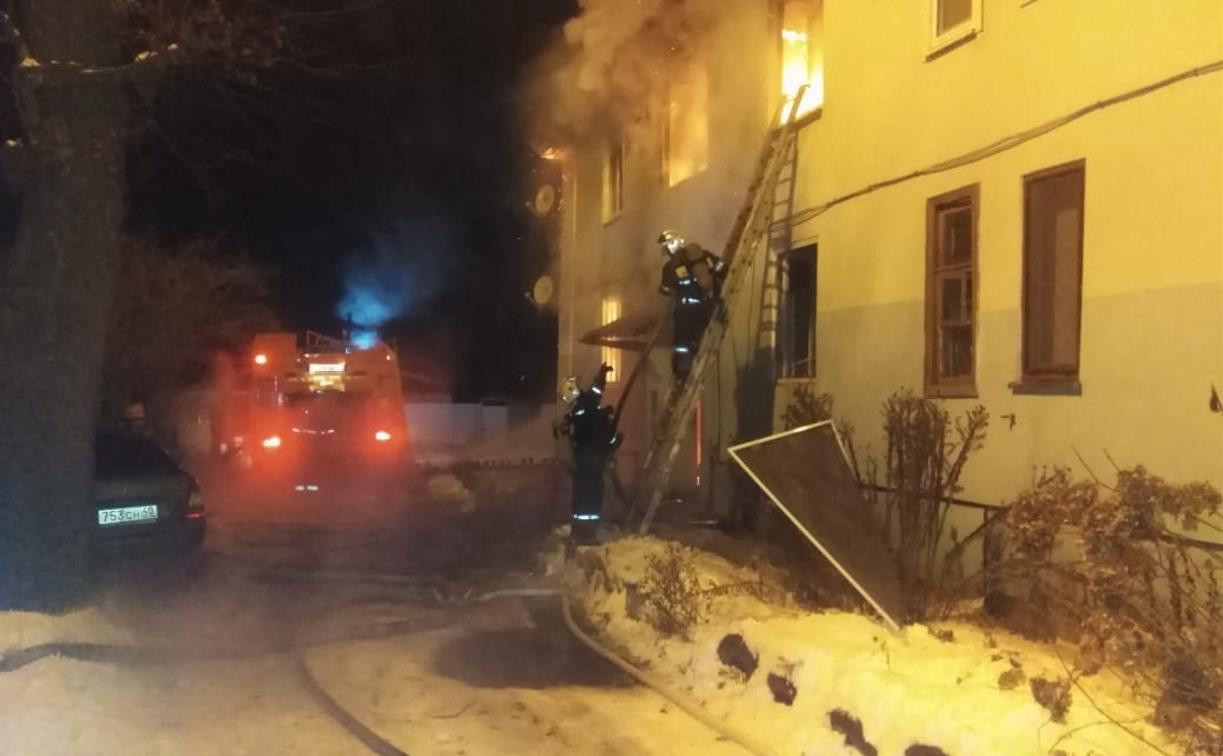 В Алексине пожар в жилом доме тушили больше часа