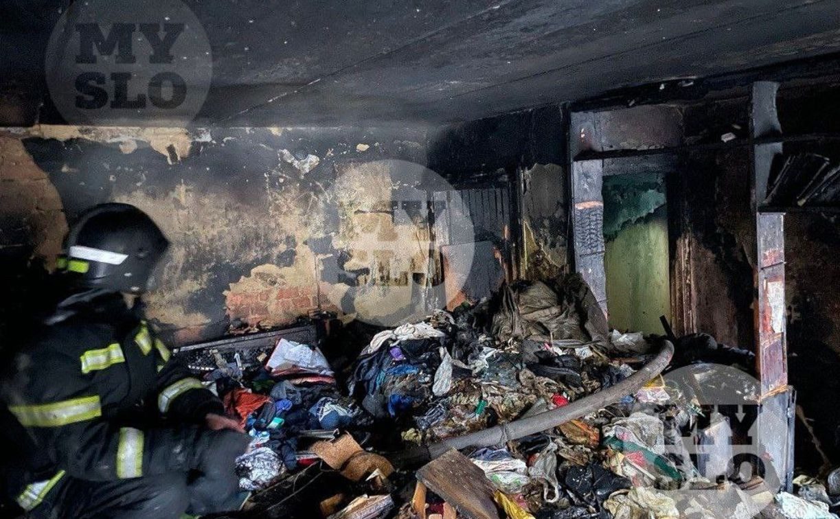 Пожар на ул. Оборонной: в квартире был 1,5-метровый слой мусора