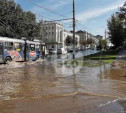Прорыв водопровода: в Заречье затопило несколько улиц, поликлинику и школу 