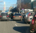 В Туле на проспекте Ленина образовалась пробка из-за двух ДТП