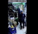 Из армейского магазина в Туле украли топор и телефон