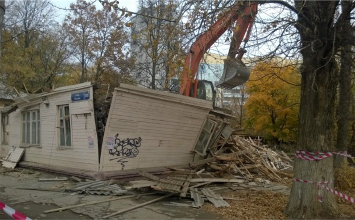 В Туле снесли жилой дом на остановке «Весна»