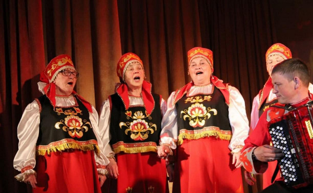 «Покинула чат»: Тульский народный ансамбль бабушек под баян сделал кавер на хит Клавы Коки